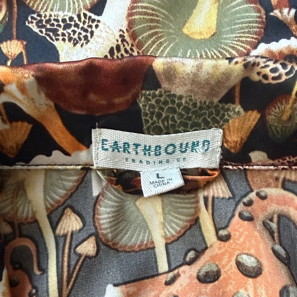 EARTHBOUND Trading Co. Mushroom & Gnome Button Up Shirt L - Picture 6 of 6